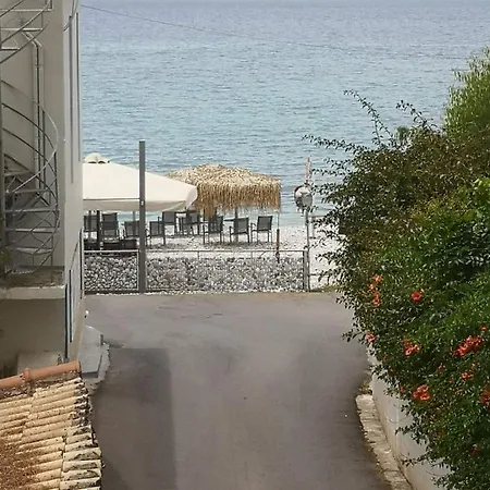 Panos & Antzy דירה קלמאטה