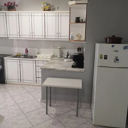 Panos & Antzy דירה *