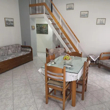 شقة Panos & Antzy كالاماتا